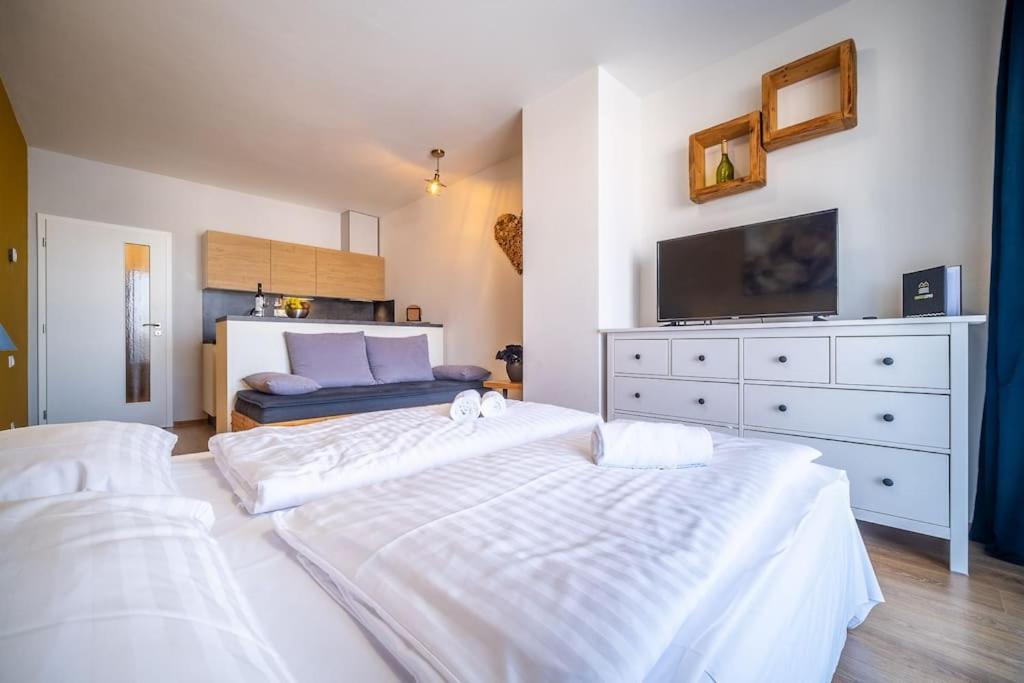 Private Cozy And Quiet Apartment Lipno nad Vltavou Luaran gambar